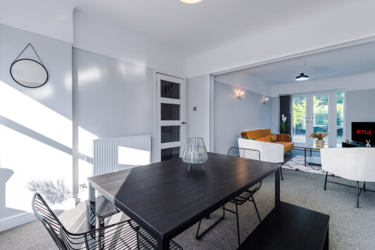 Open plan living and dining area for relaxing and chatting