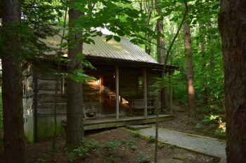 Frontier Log Cabins - Red Log Cabin - 