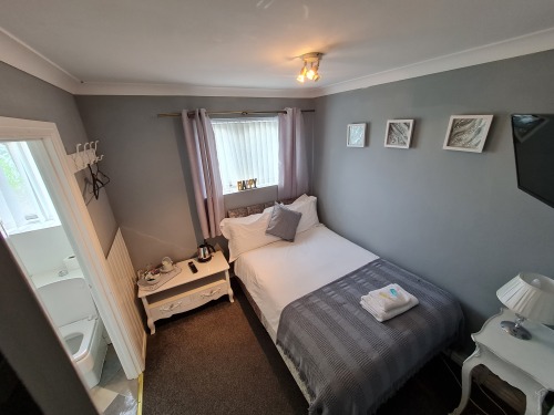 The Mayfair Lodge - Caravaning, Glamping & Camping, Hartlepool | Rates ...