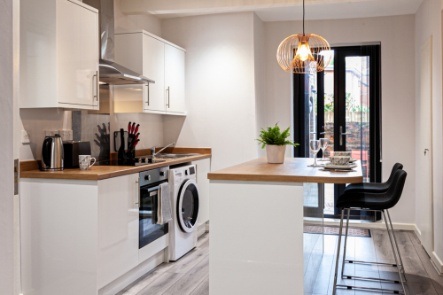 Kitchen and breakfast bar at The Courtyard
