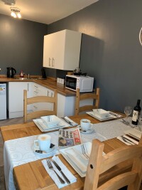Kitchenette/Dining Area