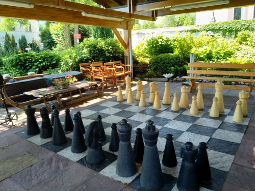 Freischach im Garten