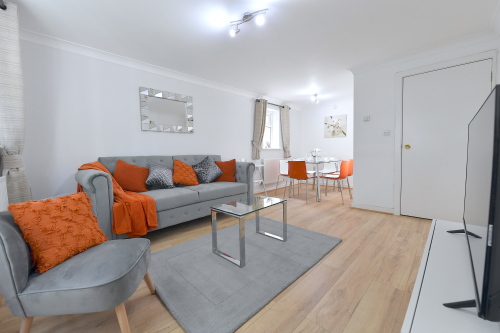 Clapham Junction - 2 Bedroom Apartment - Living Room Area