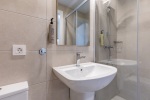 Studio Apartment Double Ensuite Shower Room (3)