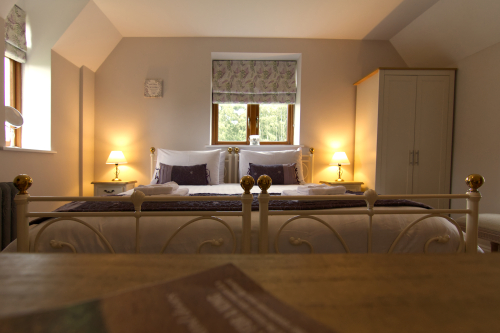 Master bodroom, chic and calm