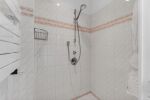 Salle de bain partager de la chambre  7