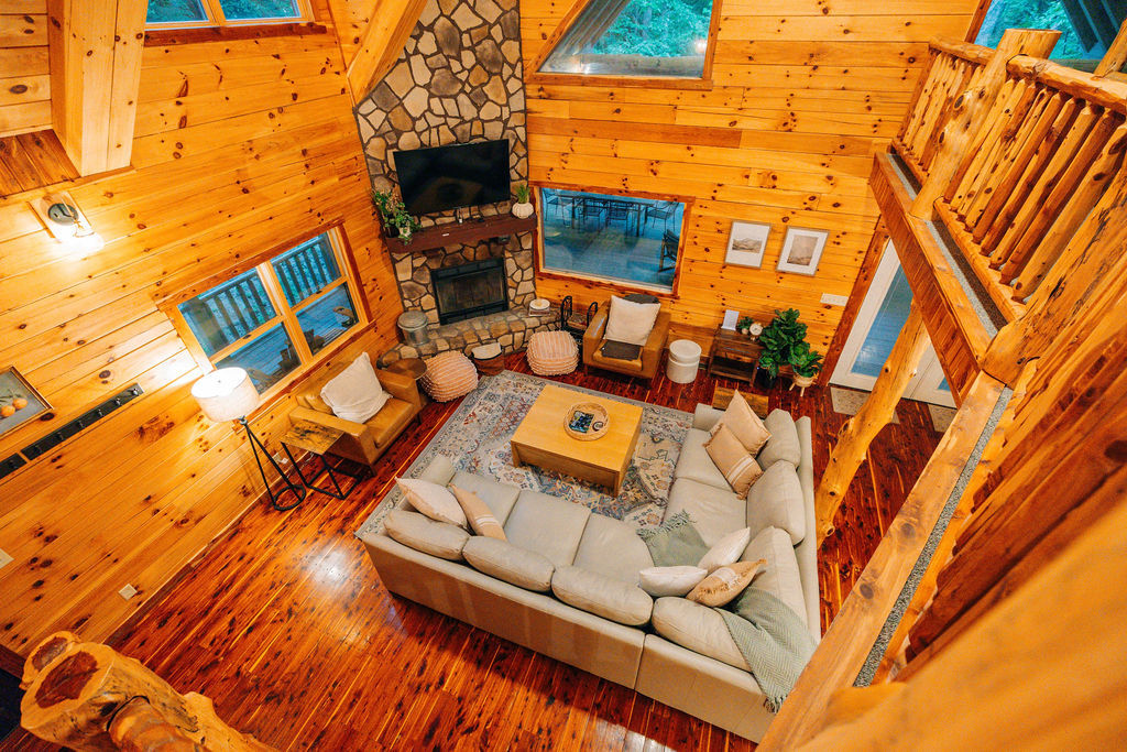 Rustic Cedar Inn | Photo 8