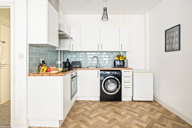 Fully equipped kitchen for long stays 