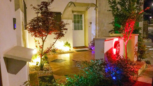 L'entrée au crépuscule