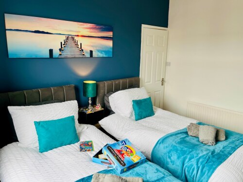 Chic Twin Bedroom