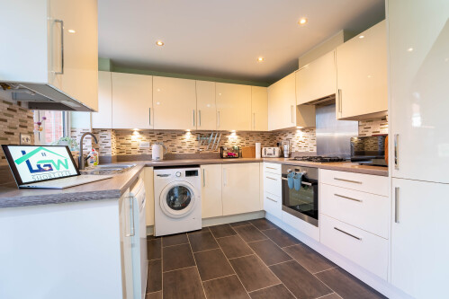 Equipped kitchen by LGW Short Lets 