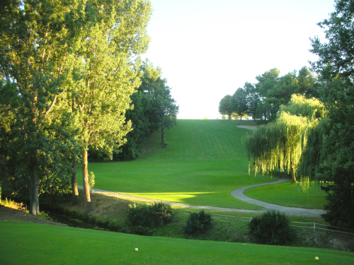 Golf de Carcassonne, 18 trous avec driving range