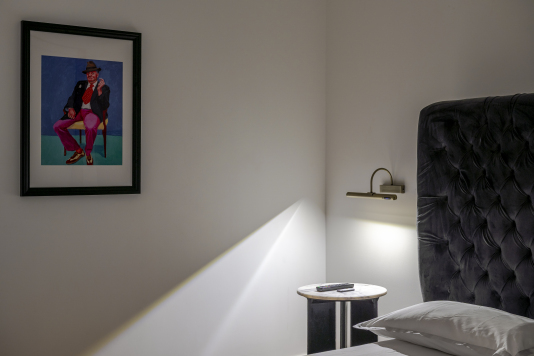 Spacious bedroom and a king size mattress 