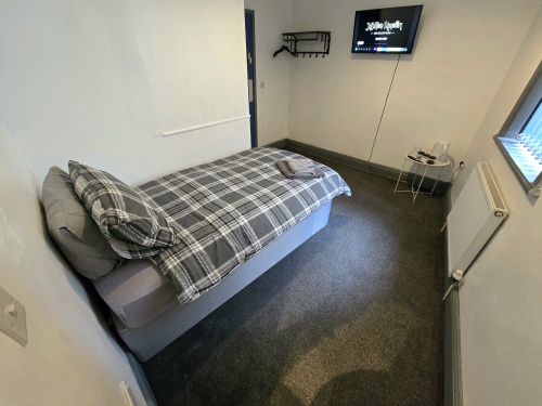Room 4 Bedroom