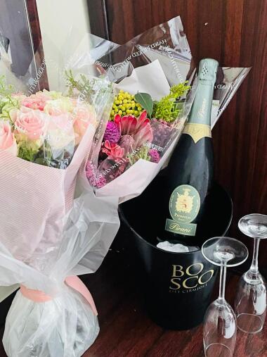 Flowers & Bubbly Package!