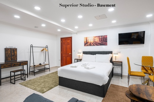 Superior Studio - Basement