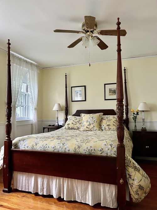 C4 Carriage House -Queen -Queen-Ensuite-Deluxe-Countryside view - Base Rate