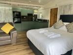 King size bed 