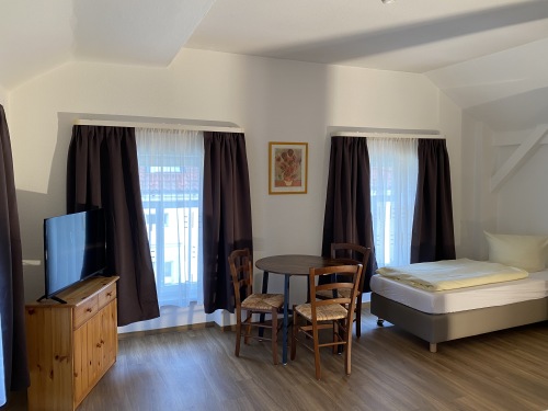 Dreibettzimmer 3 stock rechts 