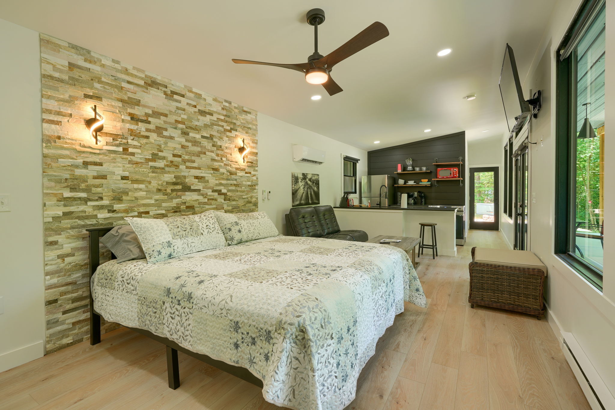 Love Nest | Photo 14