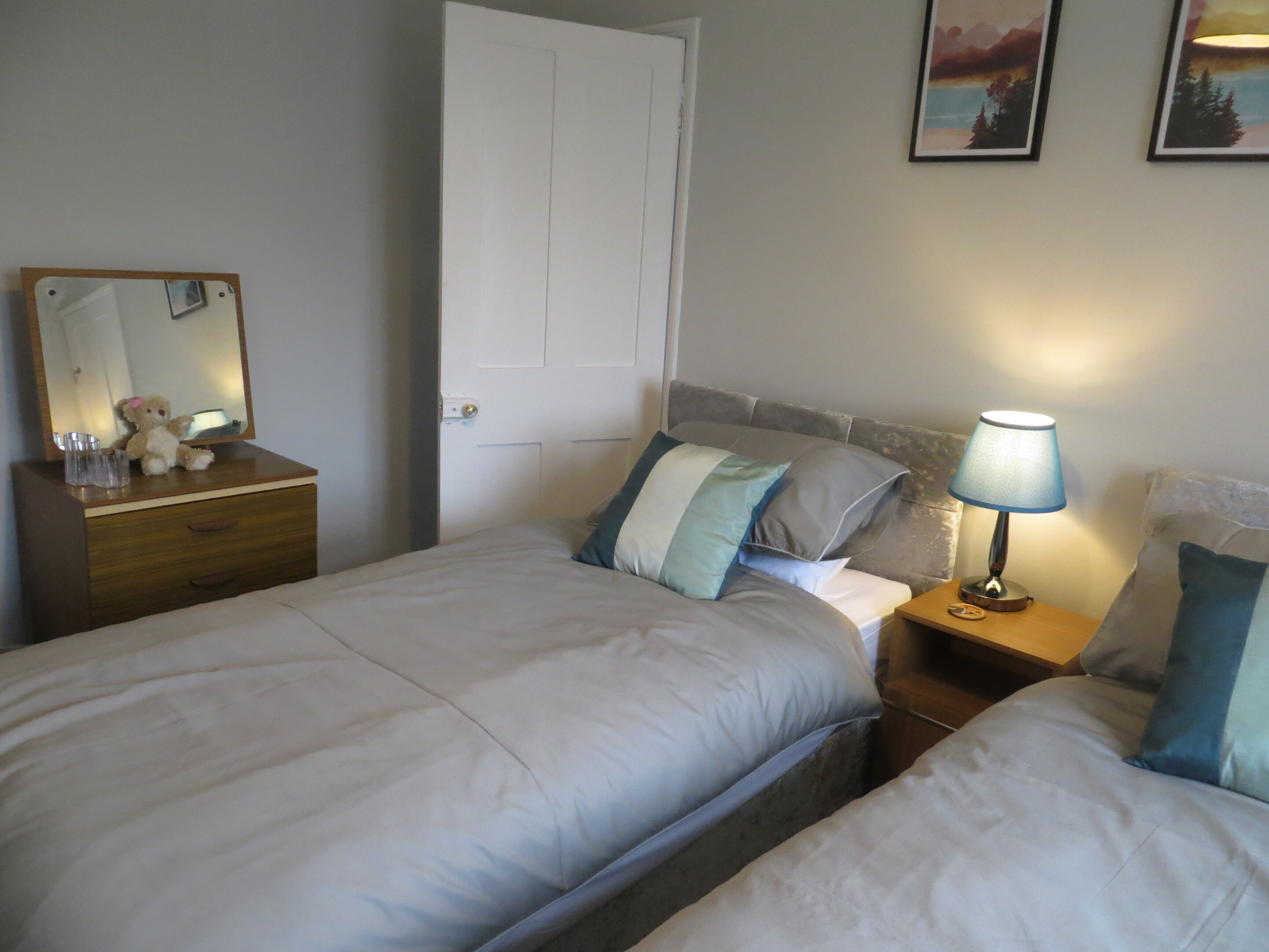 Twin bedroom