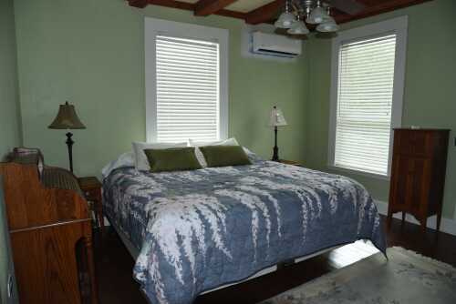 Cottage-King-Ensuite with Shower-Partial Ocean View-The Seabreeze Suite - Base Rate