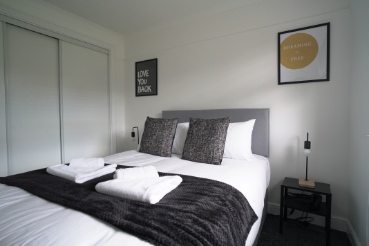 BEDROOM 2