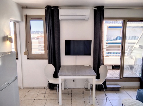 table à manger pour 3/4 personnes