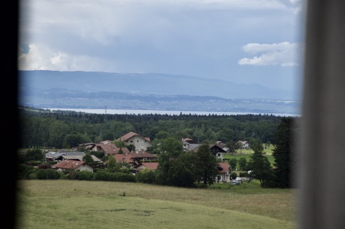 vue sur lac léman depuis le haut du donjon