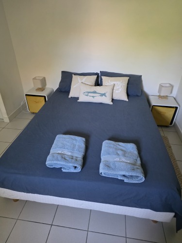 Chambre 2 avec lit 140 + douche privative