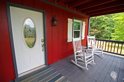 Front Porch Rockers and Entrance, Southern Belle Lodge 