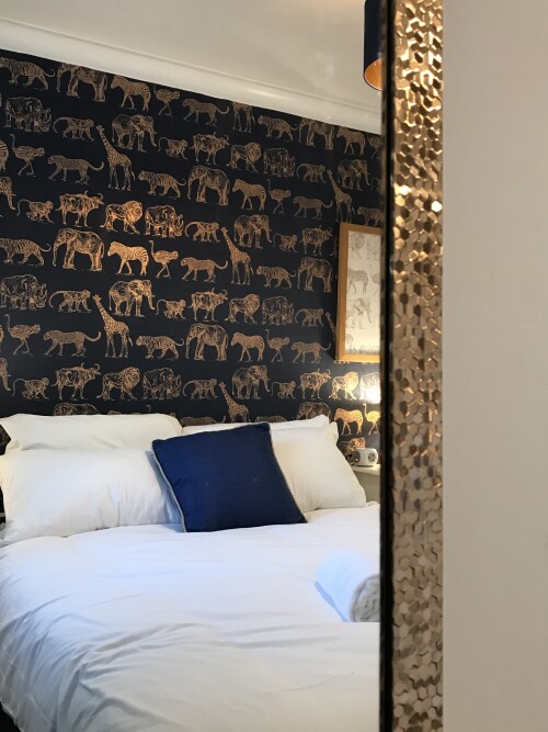 Bedroom 3 - Comfy Double bed and built-in-wardrobe - TLC Stay Preston area home