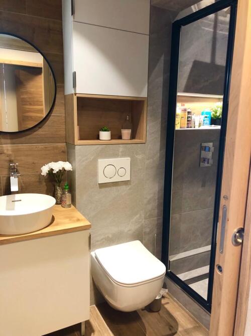 SALLE D'EAU ET TTOILETTE