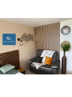 Profitez d'un canapé 2 places confortable our des moments de détente au studio mya evasion 119 tartane avec vue sur l'ocean 