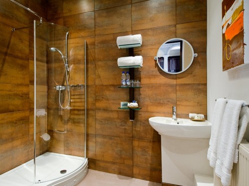 En-suite Shower