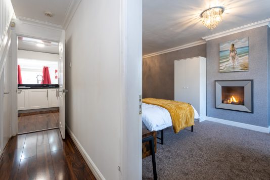 Large family Room - Bedroom 1