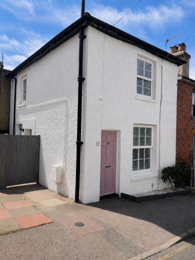 Charming detached two-bedroom cottage situated in the vibrant heart of Tunbridge Wells, offering a cosy and inviting retreat for guests seeking comfort and convenience.