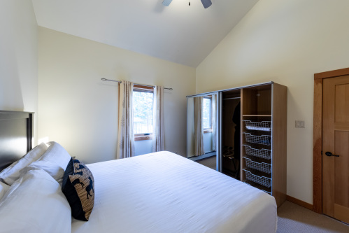 Suite-Deluxe-Private Bathroom-Mountain View-Purcell Suite - Room Only - Base Rate