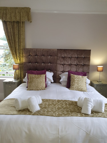 Wisterai Room - Superking bed can be split into 2 single beds
