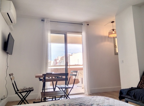 accès à la terrasse depuis le salon