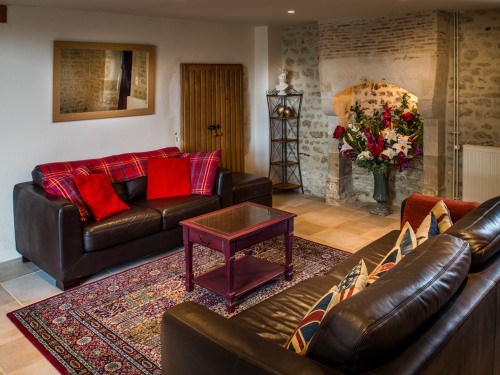 Additional lounge area available when booked for 5 or 6 guest occupancy.  Upper mezzanine level provides the third bedroom, with a Superking bed and ensuite shower room.
