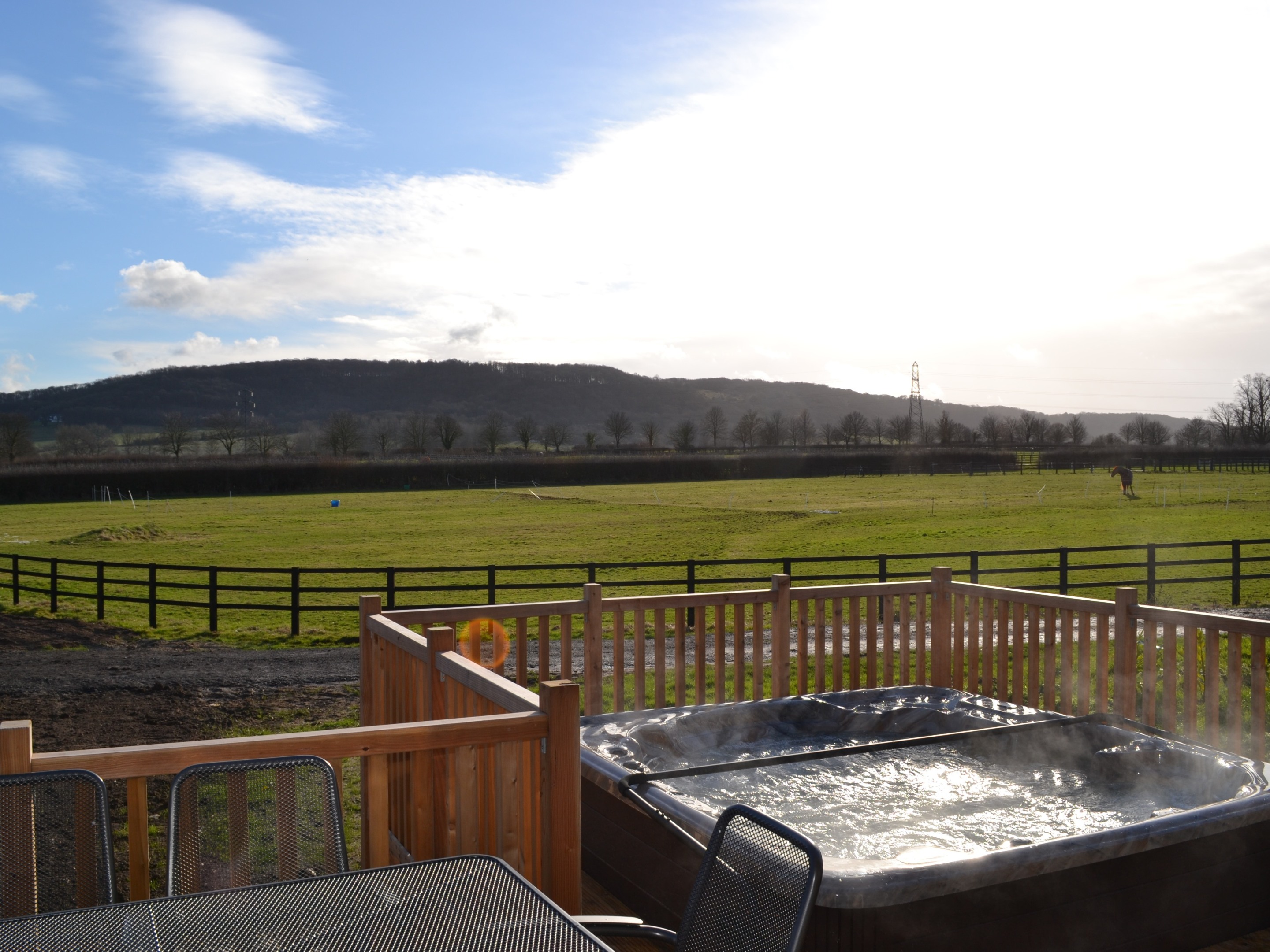 Red Kite Luxury 3 Bedroom 2 Bathroom Lodge with Private Hot Tub