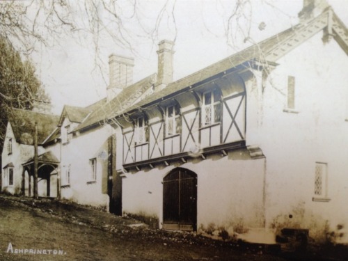 Old photo of The Durant Arms, formerly The Ashprington Inn (Coach House on the right)