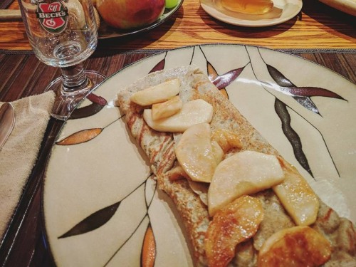 Breakfast at the B&B, crêpe with caramelized apples