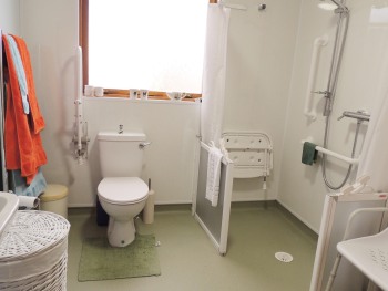 Clynelish (single bedroom) shared bathroom