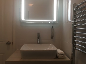 Shower room Room 1