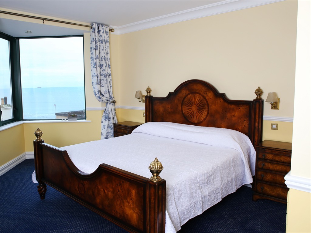 King-Ensuite with Bath-Sea View