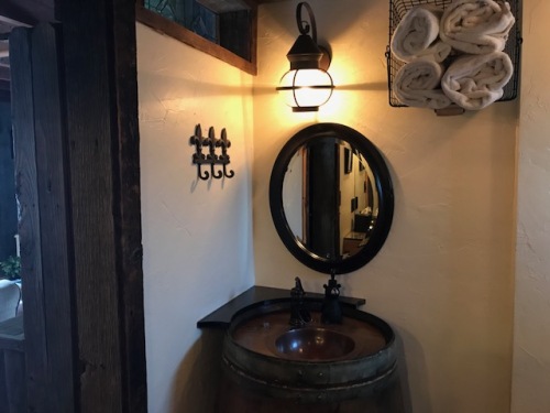 Bootlegger Barn bathroom