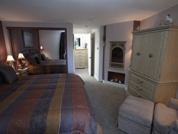 Honeymoon suite with California King Bed
