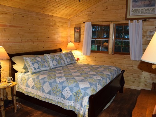 Waterfall Cottage king bedroom